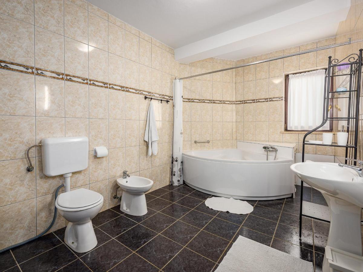 Villa Martimar With Pool And Hot Tub In Istria Rosini 외부 사진